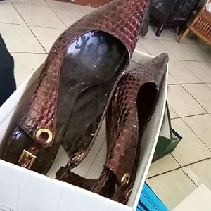 Elegant Burgandy Alligator Heels Very Comfortable
